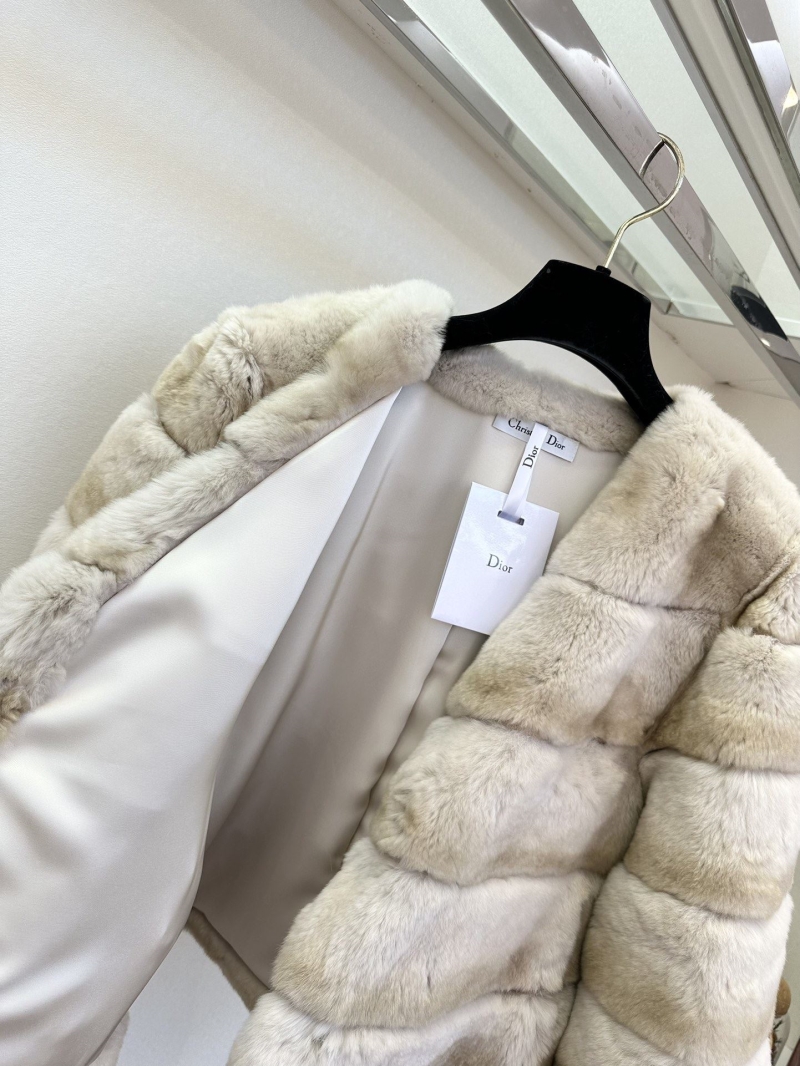 chr1st1an D10r outwear